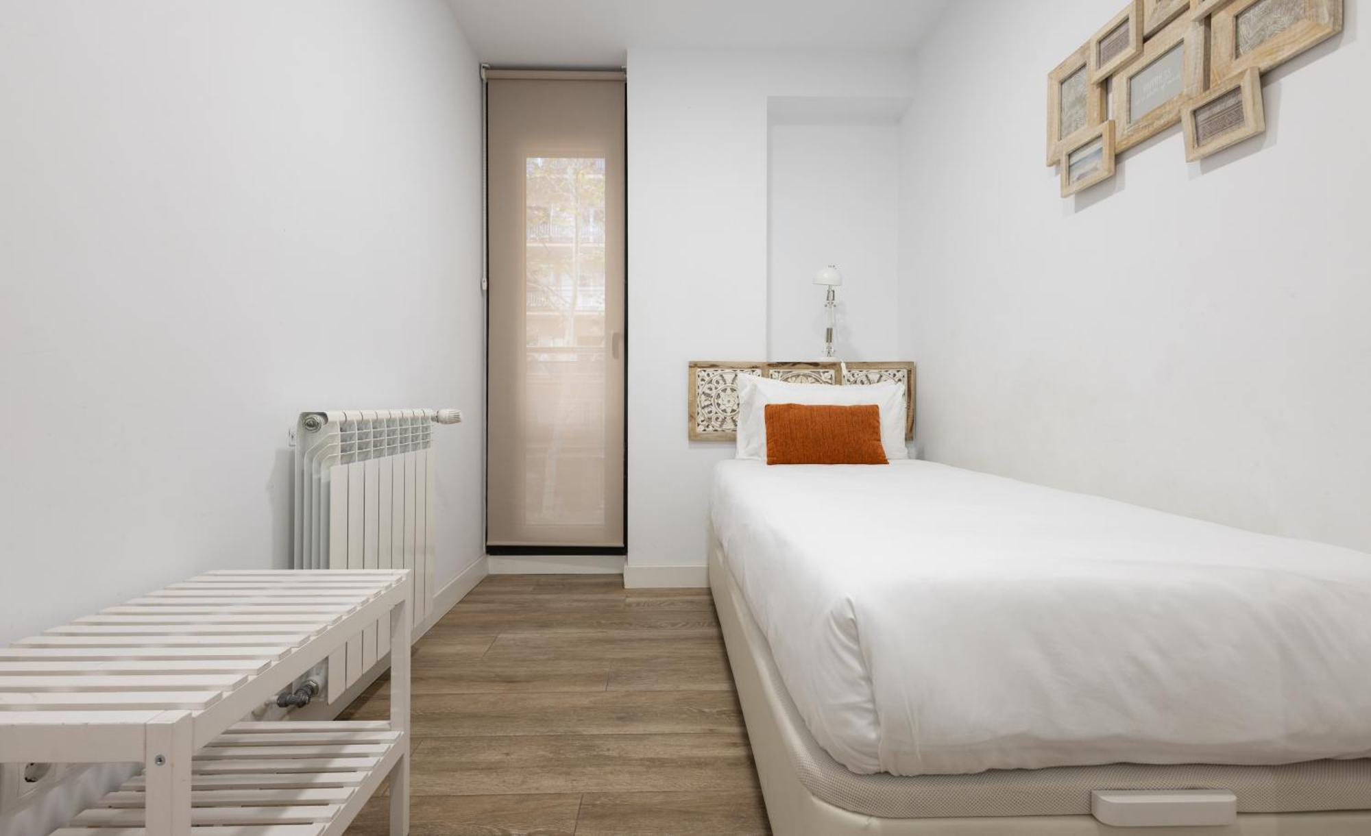Stay U-Nique Apartments Fabra I Puig Barcelona Bagian luar foto