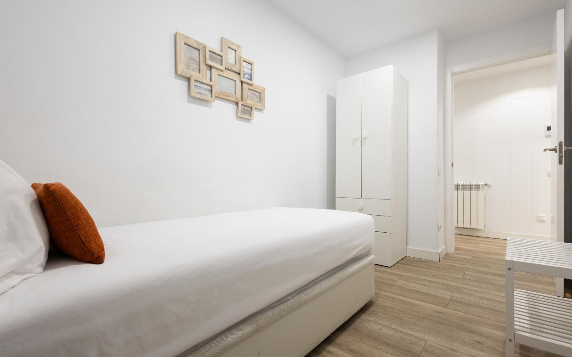Stay U-Nique Apartments Fabra I Puig Barcelona Bagian luar foto