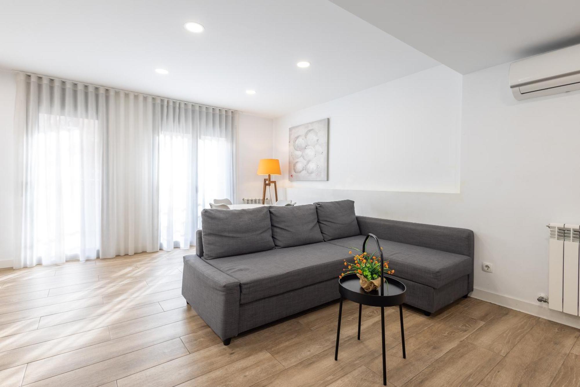 Stay U-Nique Apartments Fabra I Puig Barcelona Bagian luar foto