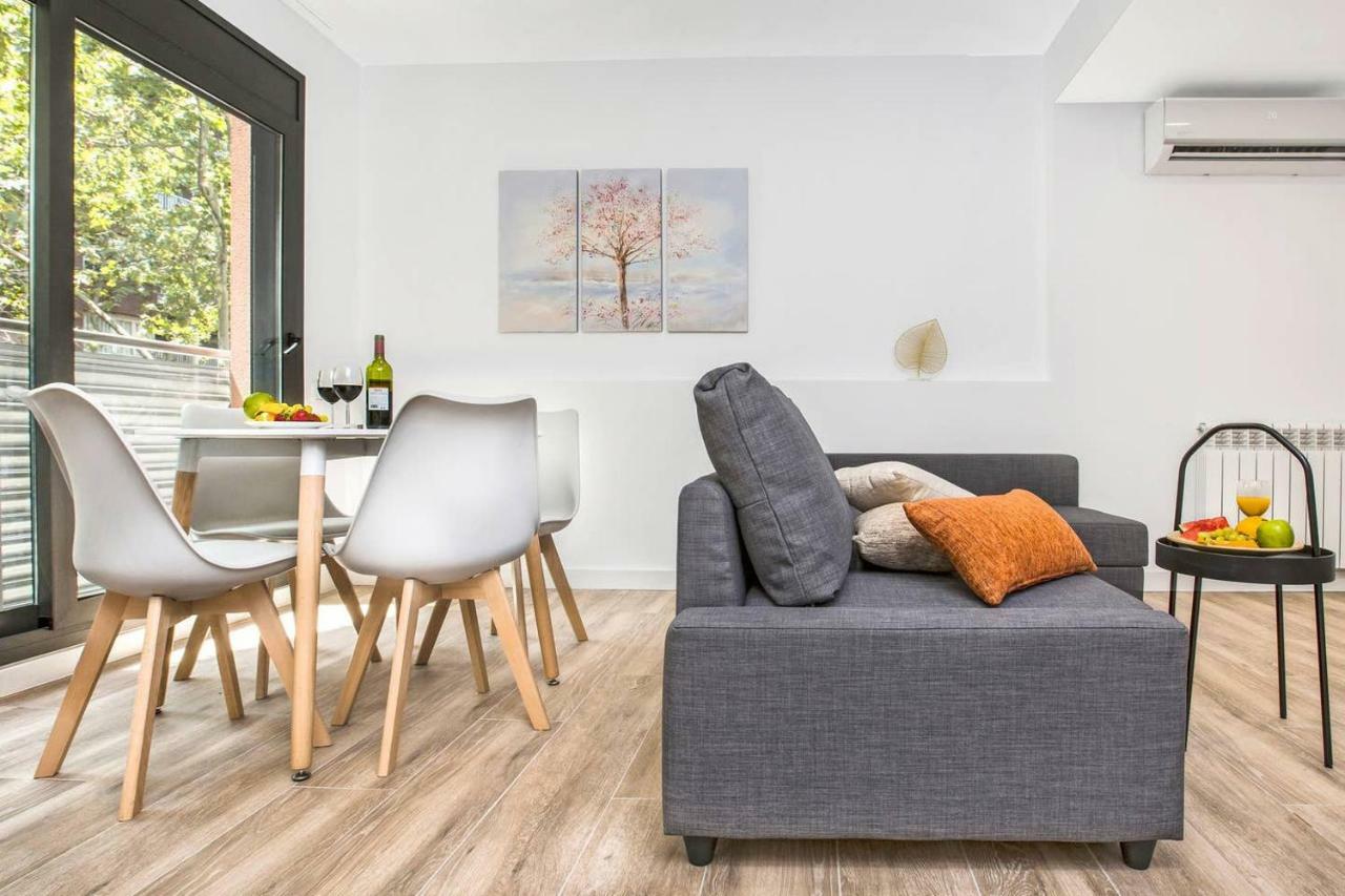 Stay U-Nique Apartments Fabra I Puig Barcelona Bagian luar foto
