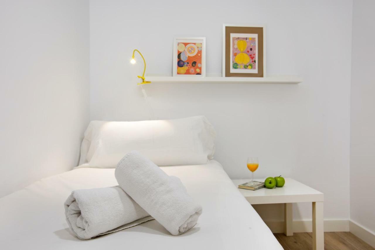 Stay U-Nique Apartments Fabra I Puig Barcelona Bagian luar foto